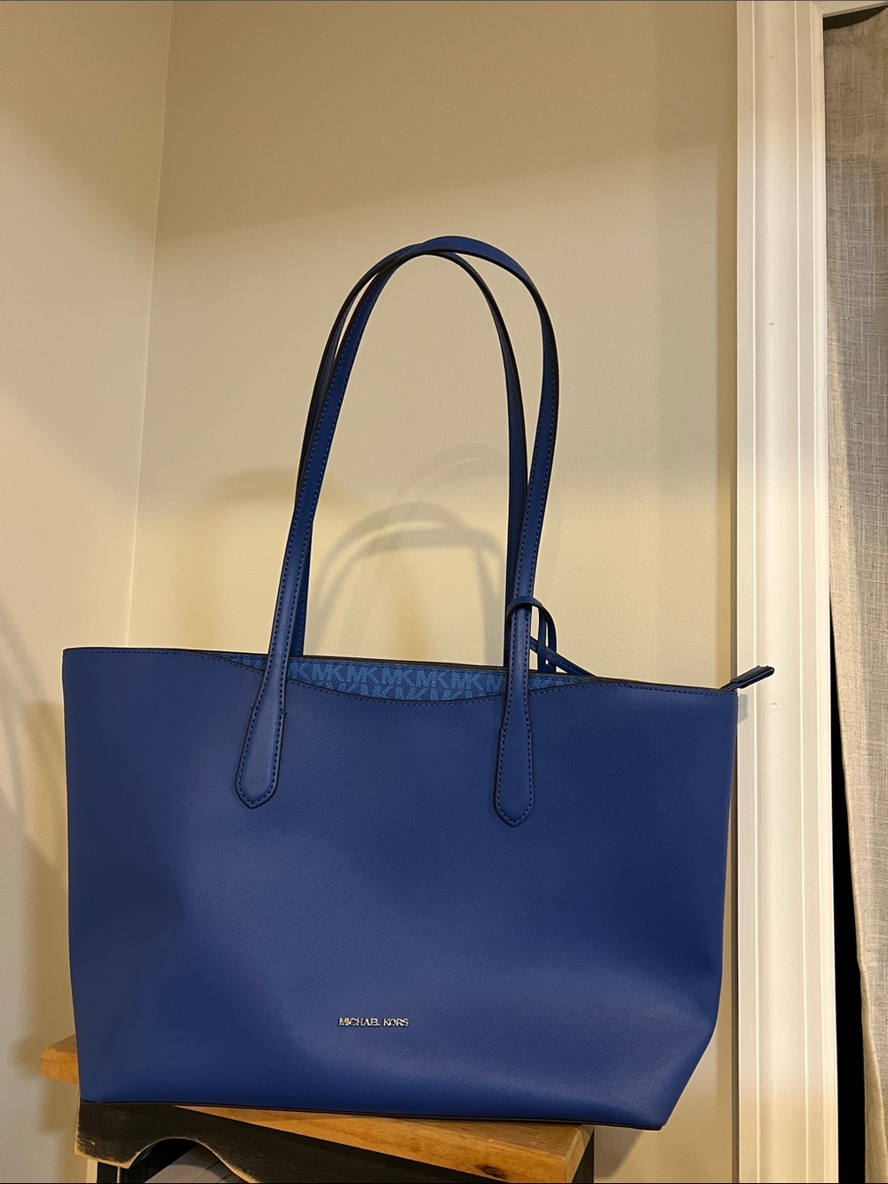 Micheal Kors Arden large zip tote - Picture 8 of 8